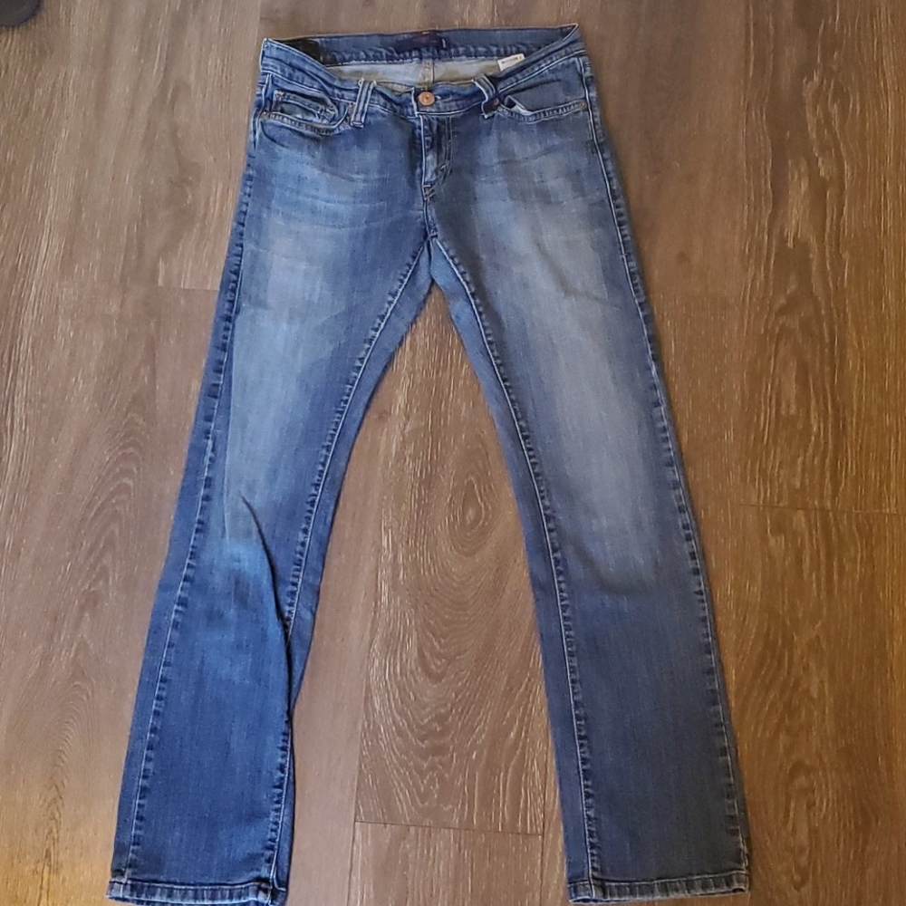Levi's 504 tilted